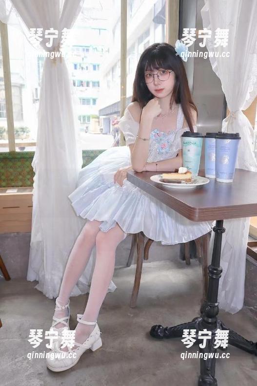 17 插眼在线,www.17种方式让我边吃边乐!