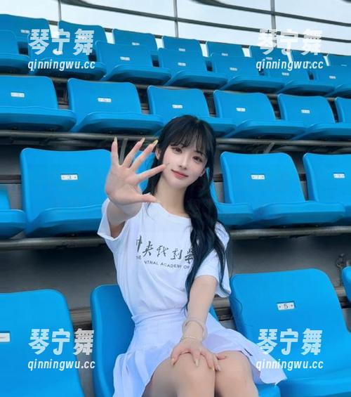 这17吃瓜官网的入口就像一个吸引人的黑洞，越想了解越想看！