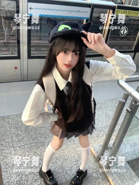 51.com的网页简直是个能量场啊，气氛一松，身边的人也跟着立马变得欢脱。