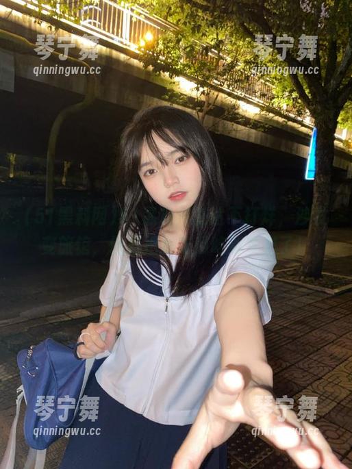 51黑料网 51黑料网直达不打烊,沙发变旅馆,愣是把我吃瓜吃到梦里了!