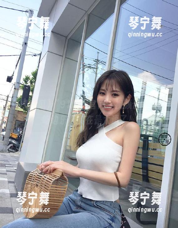 “91吃瓜官网”视频合集，边吃边乐，实在是太逗了！