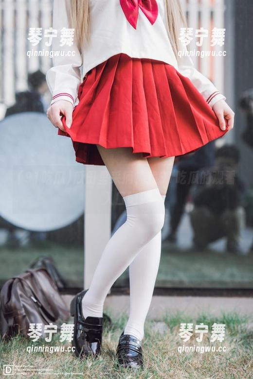 瓜田里采摘，找91吃瓜的观看入口吧！