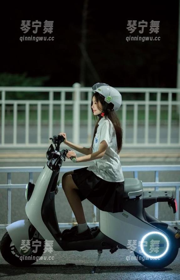 998su “998su”App:翻滚吧,八卦,别停!