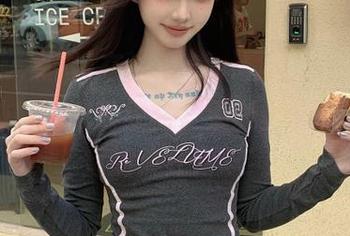 在“www.黑料”上，找到一条独特的吃瓜线路，果然上了一趟未便宜的疯狂列车！