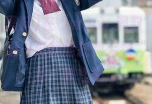 在“www.黑料”app的世界里，逛一逛就能找到无数“美味”八卦，随性随意