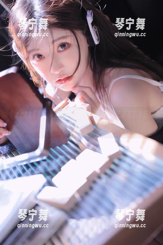 zztt155 上班无聊?来分享ZZTT155的黑料,开心又解压!