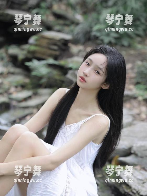 登录五一吃瓜网，今天的瓜像极了我的心情——酸辣交织，但还想多吃一口！