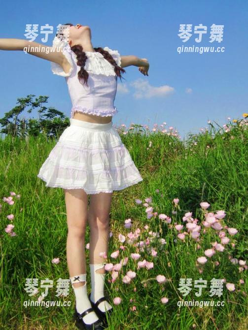 在线吃瓜网：从屏幕前“嗑”到屏幕后，神奇的瓜果纷飞中