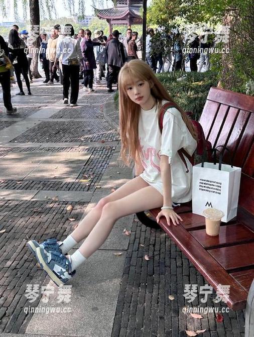 朝阳微风中，吃瓜网网站的爆料又成为话题中心了！