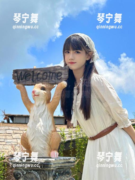 吃瓜网官网，今天的瓜又大又甜，嘴里隔着屏幕都想噘起来！