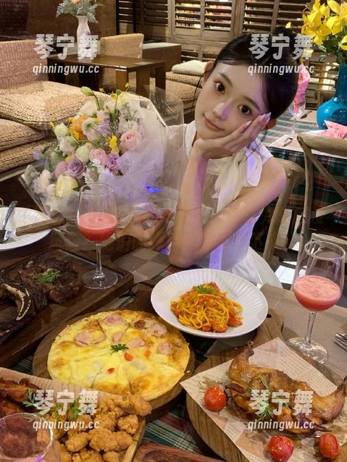 娱乐718发布：你以为吃瓜没风险？她们的爆料让你停不下来！