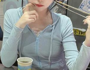 别想轻松刷完，这“明星黑料”发布的消息总能让人边吃瓜边捏汗！