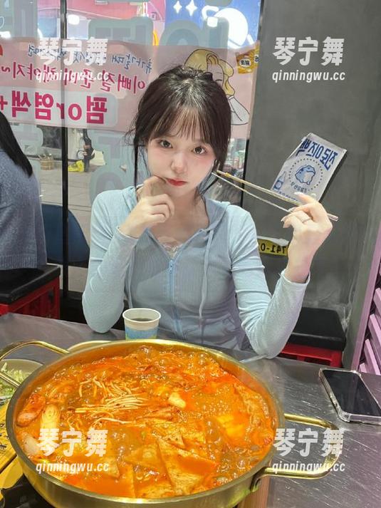 别想轻松刷完，这“明星黑料”发布的消息总能让人边吃瓜边捏汗！