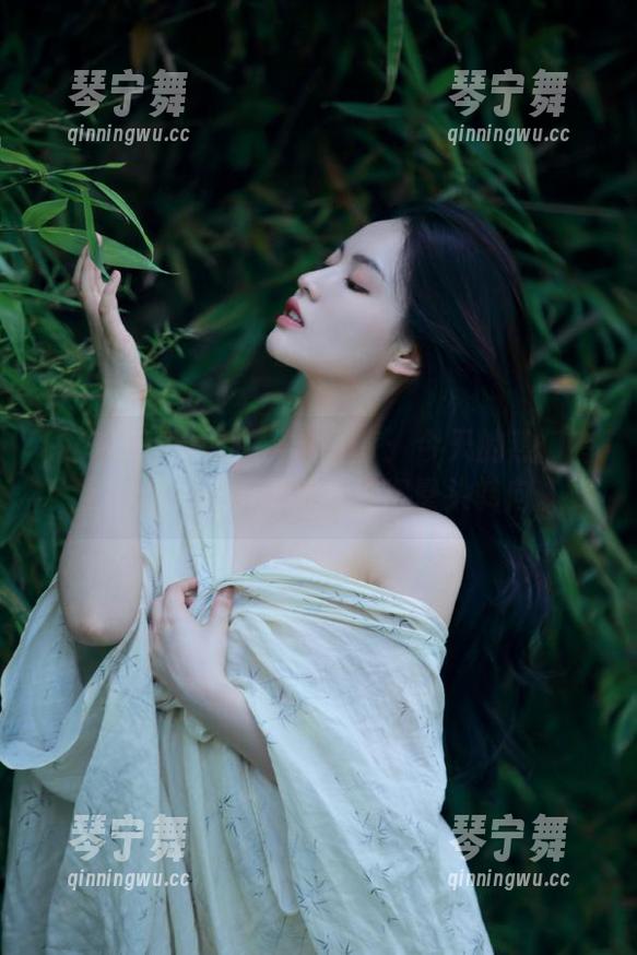 网曝黑料分享：今天的热门有点离谱，仿佛剧情反转得晕头转向。