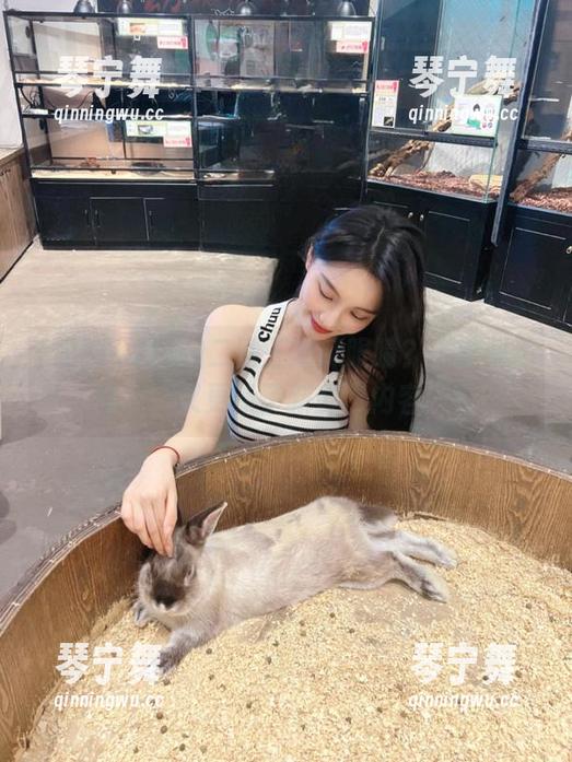 黑料不打烊 二刷三刷辣眼睛?“黑料不打烊”又更新了新鲜“内容”!