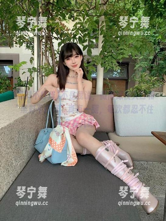 不是我说，微博深夜入口和“黑料不打烊”真有一腿，每次都忍不住多看几眼。
