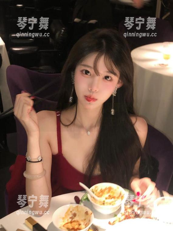 黑料不打烊网页地址在哪里？我记得上次好像在左边……