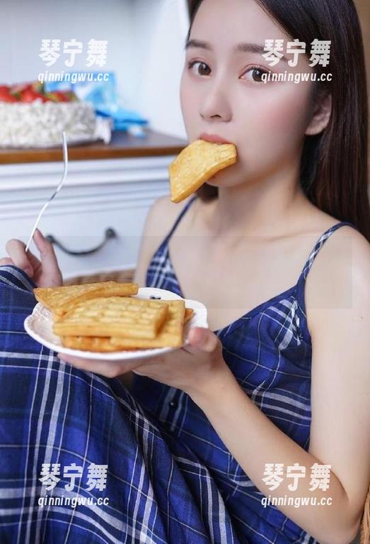 “黑料传送门”导航：我要带你走遍隐秘的瓜田，顺便采点瓜
