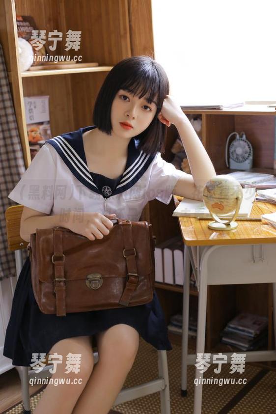 黑料网 下载黑料网ios版,花了我不少时间,却还是忍不住去看…