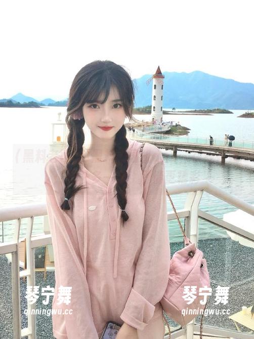 黑料老司机app，在线答疑：瓜子多一点，剧情更精彩